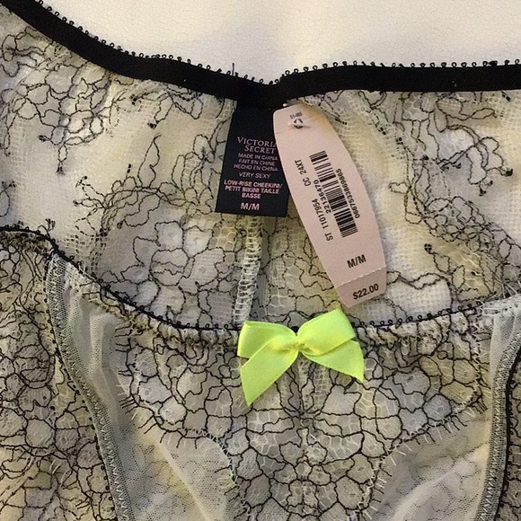 Victoria Secret Chantilly lace bra and bikini set - Picture 7 of 11